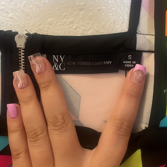 NY&Co Neon Geometric 80s/90s Style Crop Top - Picture 3 of 5